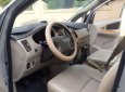 Toyota Innova 2.0G 2010 - Cần bán lại xe Toyota Innova 2.0G năm sản xuất 2010, màu bạc, giá tốt