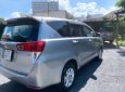 Toyota Innova 2017 - Cần bán xe Toyota Innova năm sản xuất 2017, màu bạc, giá 505tr