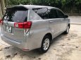 Toyota Innova   2.0E 2018 - Bán Toyota Innova 2.0E sản xuất 2018, màu xám, 545 triệu