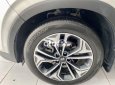 Hyundai Santa Fe 2019 - Bán Hyundai Santa Fe năm 2019, màu bạc còn mới