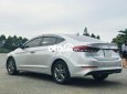 Hyundai Elantra 2018 - Bán ô tô Hyundai Elantra đời 2018, màu bạc còn mới