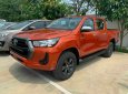 Toyota Hilux 2.4 4x2 AT 2021 - Toyota Hilux 2.4 AT 4X2 màu đỏ cam giao ngay tháng 11