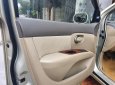 Nissan Livina 1.8MT 2010 - Xe Nissan Livina 1.8MT 2010, màu bạc chính chủ, giá 260tr