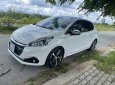 Peugeot 208 2017 - Cần bán xe Peugeot 208 đời 2017, màu trắng, nhập khẩu nguyên chiếc, chính chủ