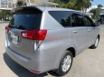 Toyota Innova   2.0E   2019 - Bán xe Toyota Innova 2.0E năm 2019, màu bạc xe gia đình  