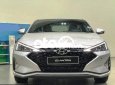 Hyundai Elantra  1.6AT 2021 - Cần bán xe Hyundai Elantra 1.6AT sản xuất 2021, màu bạc, giá tốt