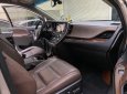 Toyota Sienna 2017 - Màu vàng cát, nhập khẩu