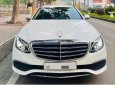 Mercedes-Benz 2018 - Cần bán xe Mercedes E200 sản xuất năm 2018, màu trắng như mới