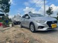 Hyundai Accent MT 2018 - Cần bán gấp Hyundai Accent MT năm 2018, màu bạc