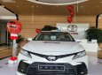 Toyota Camry 2021 - Bán Toyota Camry 2.0G năm 2021 ưu đãi lớn T12, sẵn xe giao ngay, trang bị nhiều tính năng hiện đại