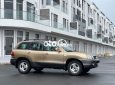 Hyundai Santa Fe Gold 2004 - Bán Hyundai Santa Fe Gold năm sản xuất 2004, màu vàng, xe nhập, giá 235tr