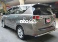 Toyota Innova   V AT 2017 - Cần bán lại xe Toyota Innova V AT năm 2017, màu xám, 690tr