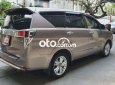 Toyota Innova  V  2017 - Cần bán gấp Toyota Innova V năm 2017, màu đồng 