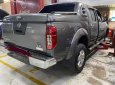 Nissan Navara LE 2.5MT 2012 - Cần bán gấp Nissan Navara LE 2.5MT sản xuất năm 2012, màu xám
