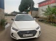 Hyundai Elantra    2.0AT 2017 - Cần bán xe Hyundai Elantra 2.0AT sản xuất năm 2017, màu trắng, giá tốt