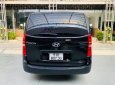 Hyundai Starex 2016 - Cần bán xe Hyundai Starex năm sản xuất 2016, màu đen số sàn, 605tr