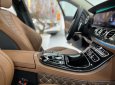 Mercedes-Benz E300 2019 - Bán Mercedes-Benz E300 AMG sản xuất 2019, màu xanh cavansite, xe mới nguyên như xe thùng, còn bảo hành hãng Mercedes Việt Nam tới tháng 06/2023