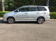 Toyota Innova E 2015 - Bán Toyota Innova E năm sản xuất 2015, màu bạc chính chủ