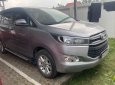 Toyota Innova   E  2018 - Cần bán lại xe Toyota Innova E sản xuất năm 2018, màu xám