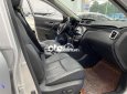 Nissan X trail 2018 - Cần bán gấp Nissan X trail 2.5 SV 4WD Premium năm 2018, màu bạc, 770tr