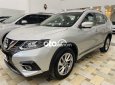 Nissan X trail 2018 - Cần bán gấp Nissan X trail 2.5 SV 4WD Premium năm 2018, màu bạc, 770tr