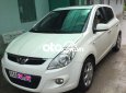 Hyundai i20 2010 - Xe Hyundai i20 1.4AT đời 2010, màu trắng xe gia đình