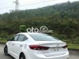 Hyundai Elantra AT 2017 - Bán xe Hyundai Elantra AT sản xuất năm 2017, màu trắng