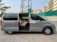 Hyundai Grand Starex 2018 - Cần bán lại xe Hyundai Grand Starex 2.4MT sản xuất năm 2018, màu bạc