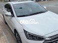 Hyundai Elantra 2.0AT 2019 - Cần bán Hyundai Elantra 2.0AT sản xuất 2019, màu trắng còn mới, giá tốt