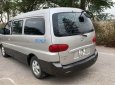 Hyundai Starex MT 2004 - Bán Hyundai Starex MT năm 2004, màu bạc số sàn, 138 triệu