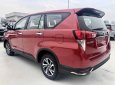 Toyota Innova  V  2022 - Bán ô tô Toyota Innova V sản xuất năm 2022, màu đỏ, giá chỉ 989 triệu