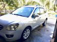 Kia Carens 2.0MT 2010 - Xe Kia Carens 2.0MT năm sản xuất 2010, màu bạc còn mới, giá tốt