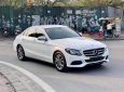 Mercedes-Benz C200 2018 - C200 trắng nội thất kem sx 2018, bản Limited có loa bum, 1 chủ từ đầu biển Hà Nội