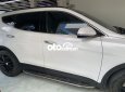 Hyundai Santa Fe 2017 - Bán ô tô Hyundai Santa Fe 2.4L máy xăng 2017, màu trắng, nhập khẩu