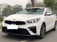 Kia Cerato 2019 - Bán Kia Cerato 1.6AT Luxury sản xuất 2019, màu trắng chính chủ