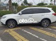 Mitsubishi Stavic 2018 - Xe Mitsubishi Outlander năm 2018, màu trắng 