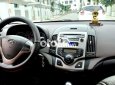 Hyundai i30 2010 - Cần bán xe Hyundai i30 AT sản xuất 2010, màu bạc, nhập khẩu nguyên chiếc