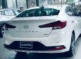 Hyundai Elantra 2022 - Cần bán xe Hyundai Elantra 2.0 AT sản xuất 2022, màu trắng