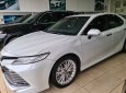 Toyota Camry 2020 - Cần bán xe Toyota Camry 2.5Q năm sản xuất 2020, màu trắng, nhập khẩu nguyên chiếc