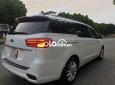 Kia Sedona 2018 - Cần bán gấp Kia Sedona 3.3 năm 2018, màu trắng, 895 triệu