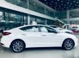 Hyundai Elantra 2022 - Cần bán xe Hyundai Elantra 2.0 AT sản xuất 2022, màu trắng