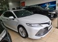 Toyota Camry 2020 - Cần bán xe Toyota Camry 2.5Q năm sản xuất 2020, màu trắng, nhập khẩu nguyên chiếc