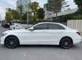 Mercedes-Benz C200 2020 - Cần bán lại xe Mercedes C200 Exclusive sản xuất 2020, màu trắng