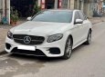 Mercedes-Benz E300 2017 - Cần bán gấp Mercedes E300 AMG năm 2017, màu trắng