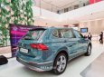 Volkswagen Tiguan 2022 - Volkswagen Tiguan Luxury S 2022 màu xanh Petro khuyến mãi lớn tháng 3/2022, sẵn xe giao ngay