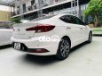 Hyundai Elantra 2021 - Bán Hyundai Elantra 2.0 AT sản xuất năm 2021, màu trắng