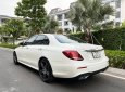 Mercedes-Benz E300 2020 - Bán ô tô Mercedes E300 AMG năm 2020, màu trắng