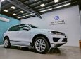 Volkswagen Touareg 2016 - Cần bán lại xe Volkswagen Touareg GP 3.6AT sản xuất năm 2016, màu trắng, nhập khẩu nguyên chiếc