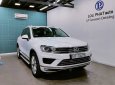 Volkswagen Touareg 2016 - Cần bán lại xe Volkswagen Touareg GP 3.6AT sản xuất năm 2016, màu trắng, nhập khẩu nguyên chiếc