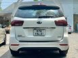 Kia Sedona 2017 - Cần bán Kia Sedona 2.2D ATH  năm sản xuất 2017, màu trắng xe gia đình